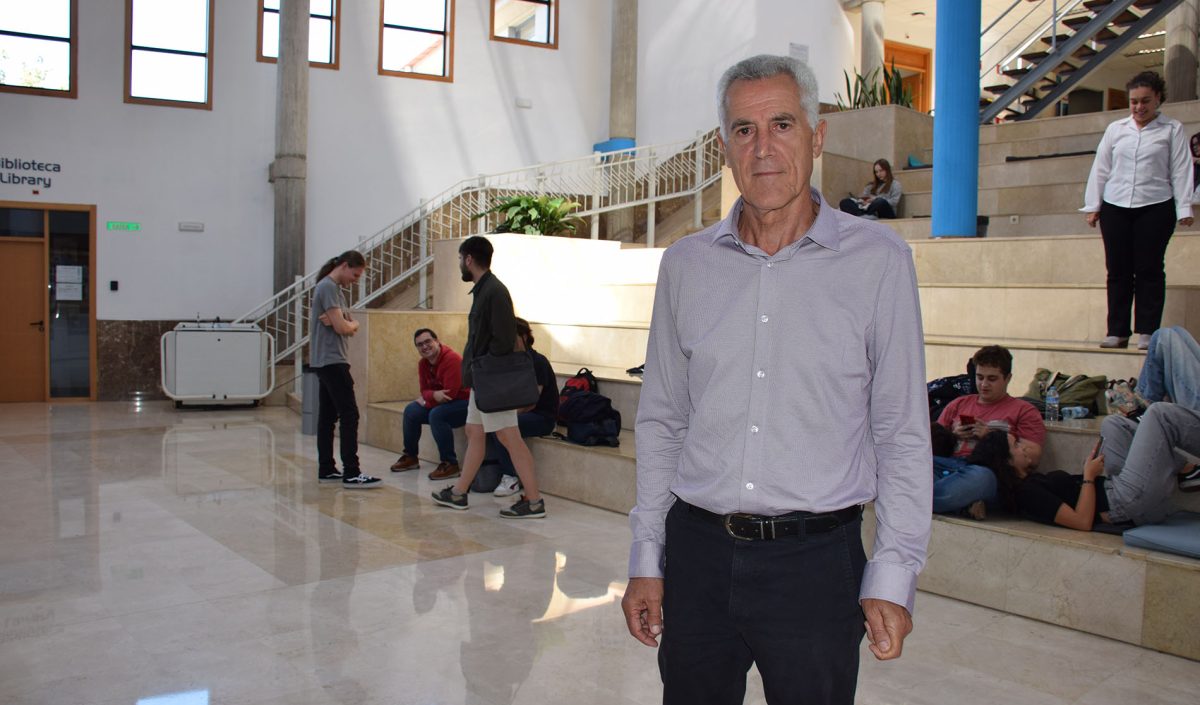 The retirement of former rector Domingo Docampo highlights his “broad vision and constant pursuit of excellence”